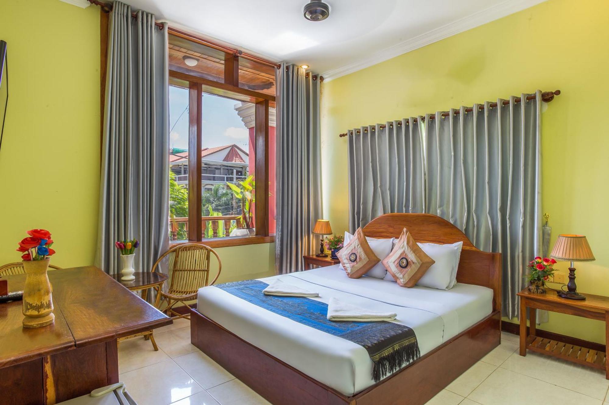 Side Walk Hotel Siem Reap Exteriör bild