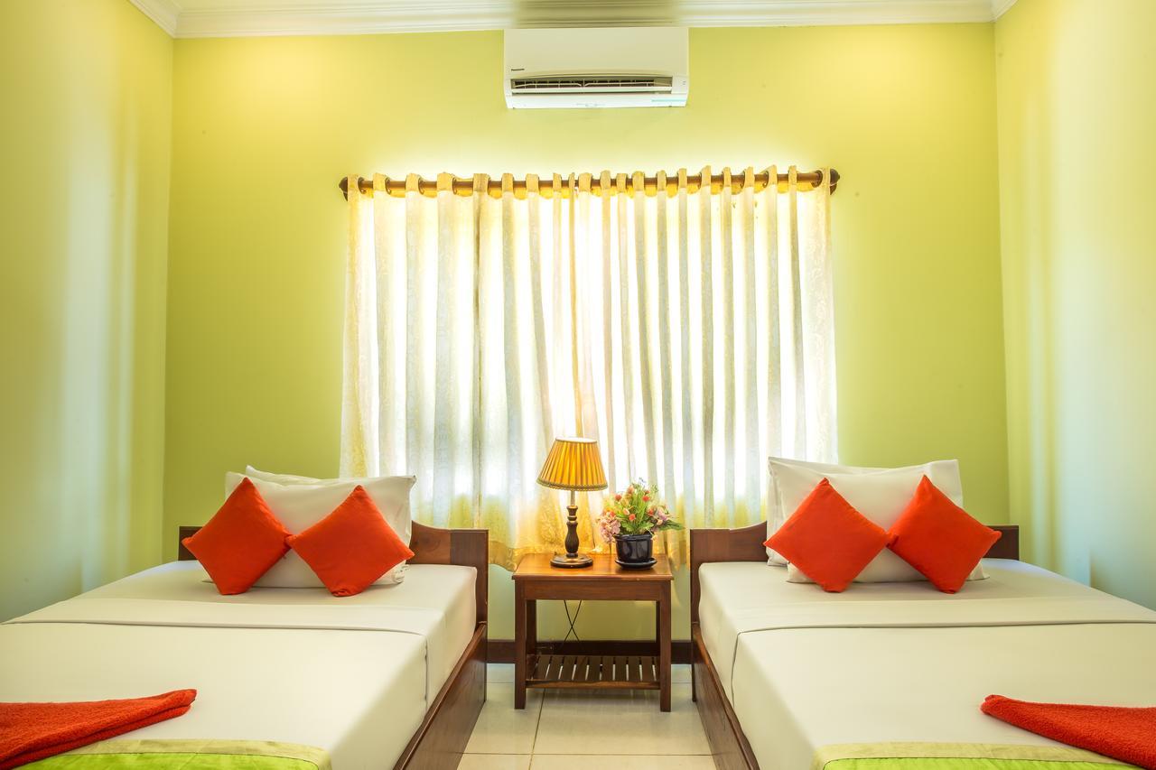 Side Walk Hotel Siem Reap Exteriör bild