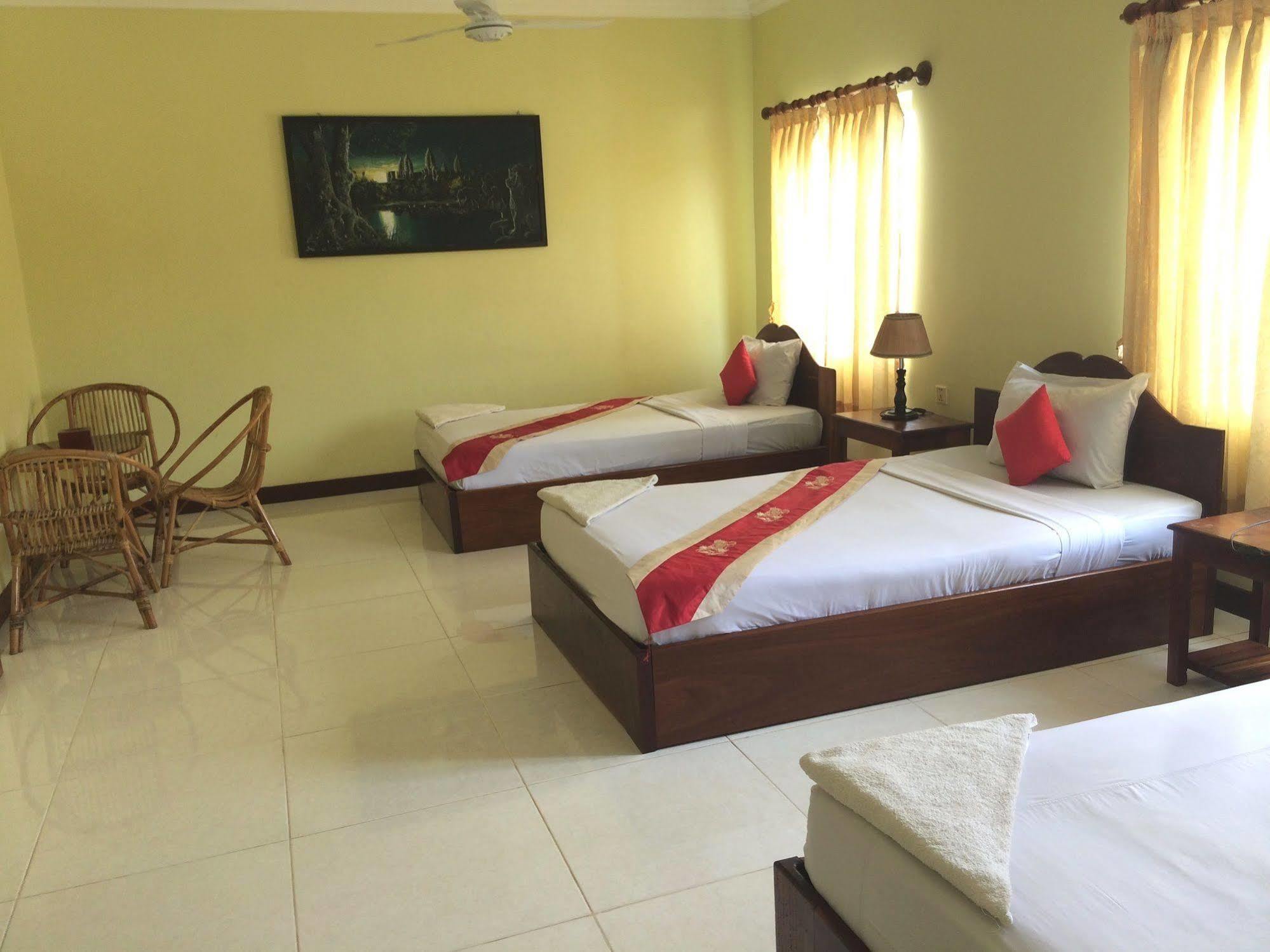 Side Walk Hotel Siem Reap Exteriör bild