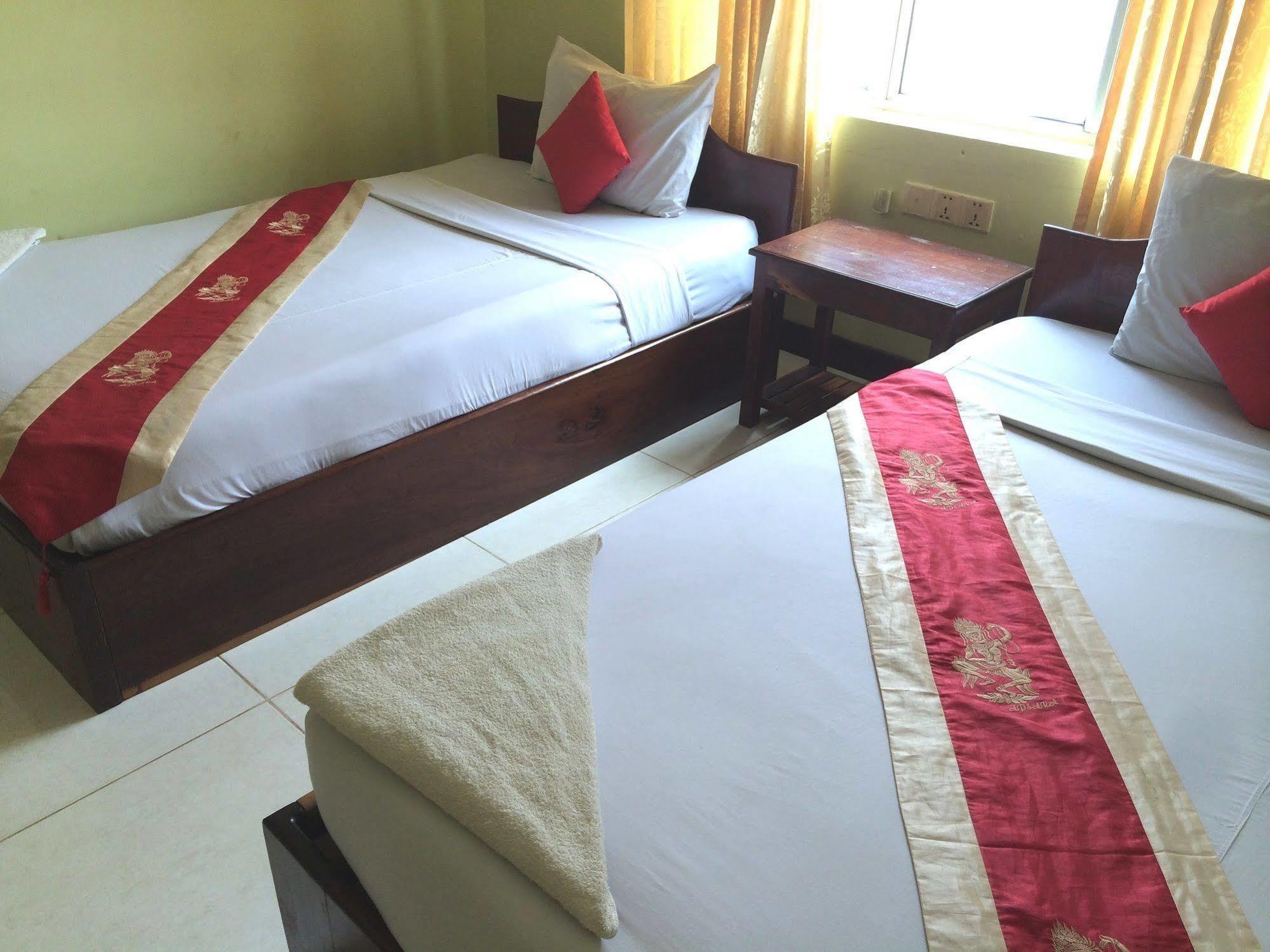 Side Walk Hotel Siem Reap Exteriör bild