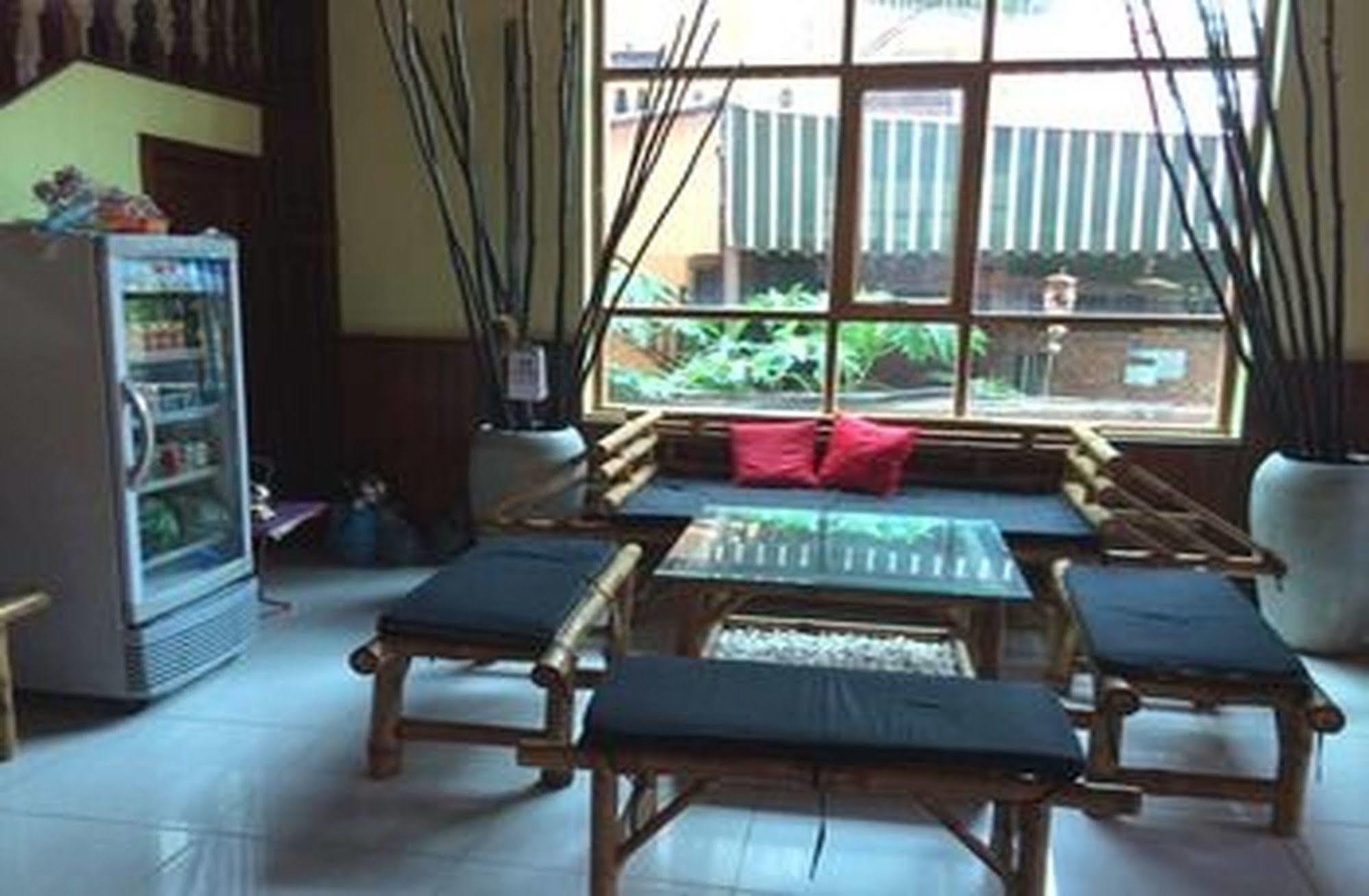 Side Walk Hotel Siem Reap Exteriör bild